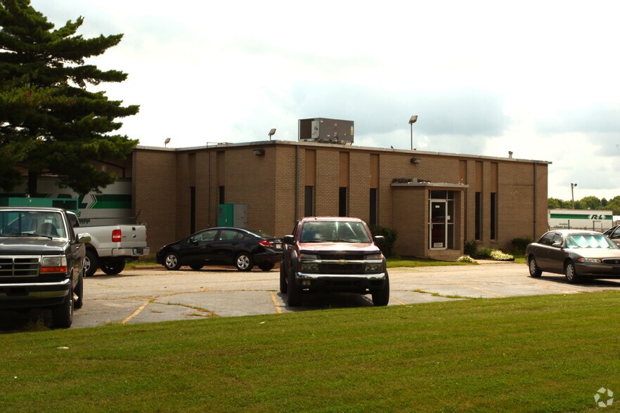 More Photos Of 1025 Nandino Blvd, Lexington Truck Terminal For Lease