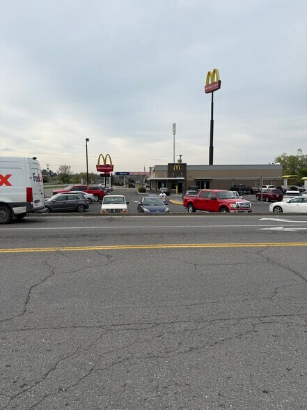 More Photos Of 4655 Cleburne Blvd, Dublin Restaurant For Lease