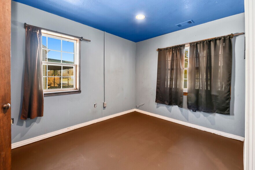 More Photos Of 109 Myrtle, Pierce City Storefront Retail Residential For Sale