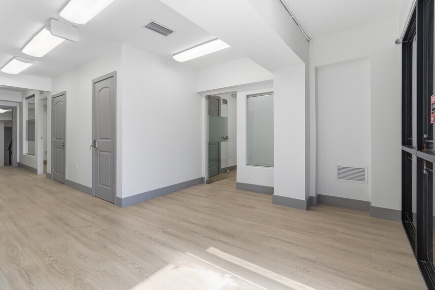 More Photos Of 470 NW 22nd Ave, Miami Office For Sale