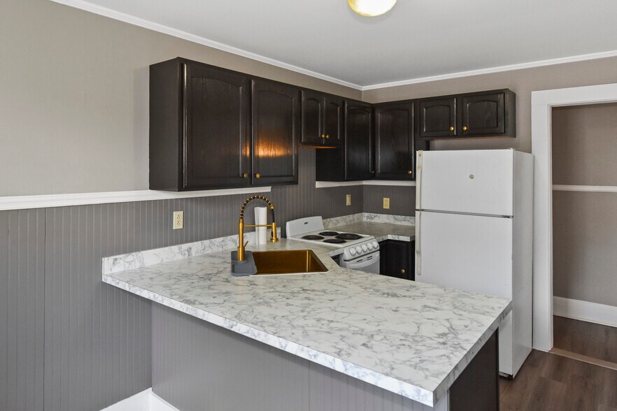 More Photos Of 9 River St, Saranac Lake Apartments For Sale