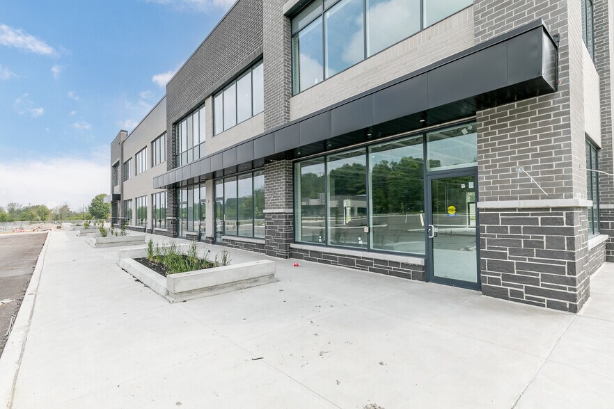 More Photos Of 670 Balm Beach Rd E, Midland Unknown For Lease
