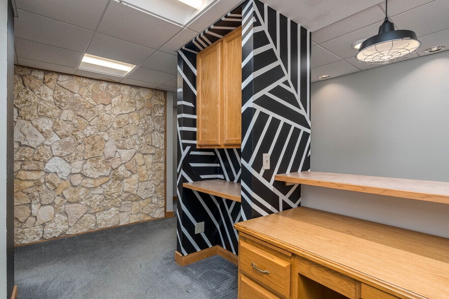 More Photos Of 110 S Broad St, Mankato Office For Lease