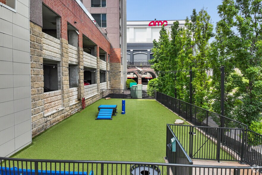 More Photos Of 100 Aqua Way, Newport Apartments For Lease