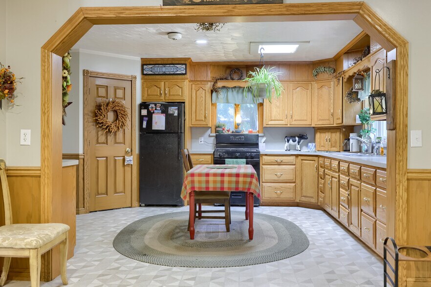 More Photos Of 197 Pencroft Dr N, Holtwood Industrial For Sale