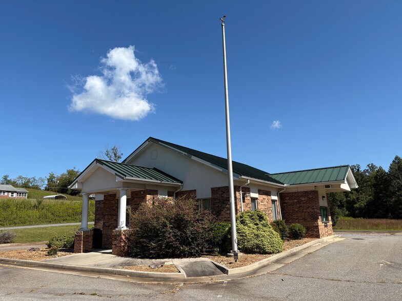 More Photos Of 48 Animal Clinic Rd, Stuart Bank For Lease