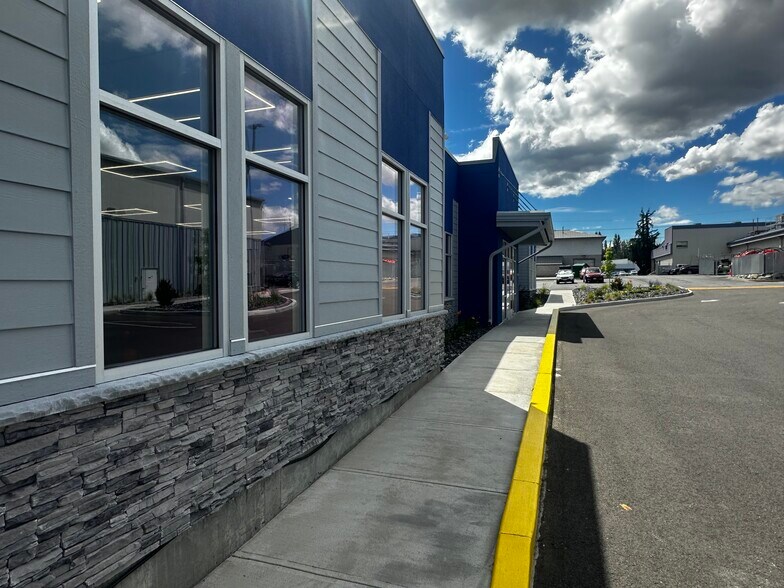 More Photos Of 144 Noyd Ave, Wenatchee Auto Repair For Lease