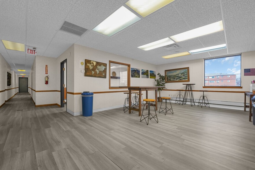 More Photos Of 1394 Courtright Rd, Columbus Warehouse For Lease