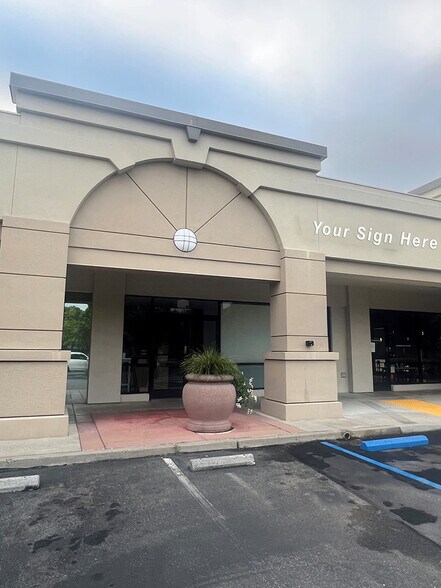 Primary Photo Of 12850-12960 Saratoga Sunnyvale Rd, Saratoga General Retail For Lease