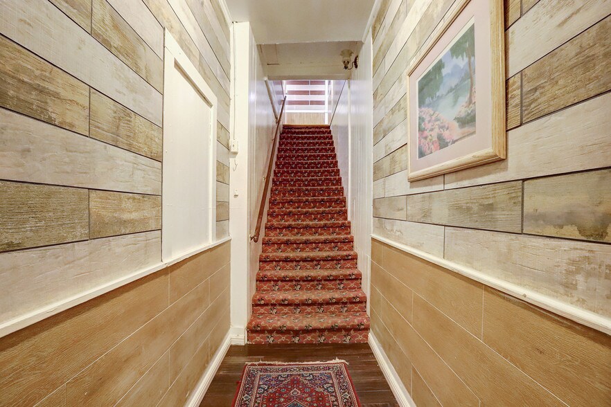 More Photos Of 212 Main St, Sierra City Hotel For Sale