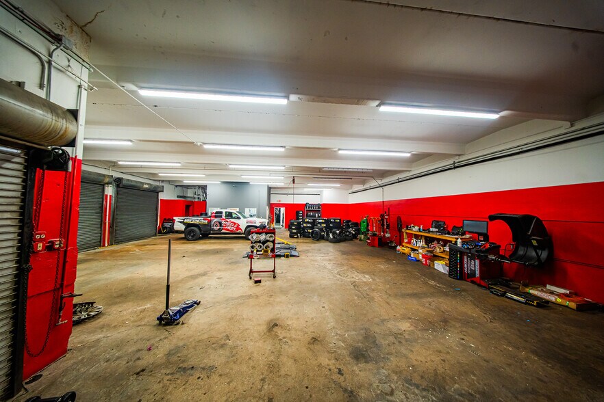 More Photos Of 101 NW 27th Ave, Miami Auto Repair For Sale