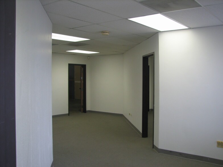 More Photos Of 2727 W 92nd Ave, Federal Heights Showroom For Lease