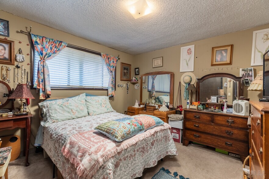 More Photos Of 110 C St, Rainier Multifamily For Sale