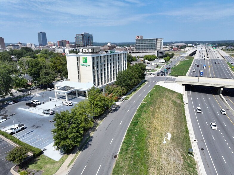 More Photos Of 600 Interstate 30, Little Rock Hotel For Sale