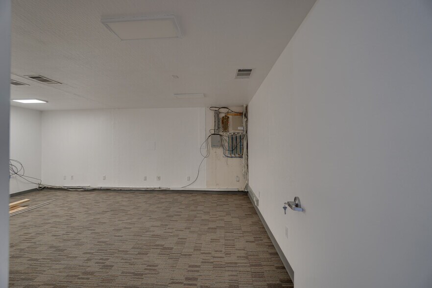 More Photos Of 2196 American Ave, Hayward Warehouse For Lease