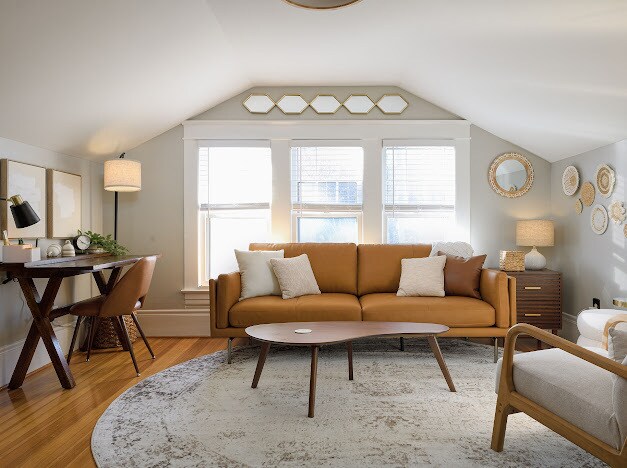 More Photos Of 200 W Parkway Ave, High Point Office Residential For Lease