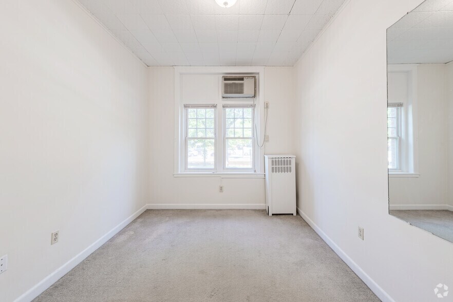 More Photos Of 1223 Beacon St, Brookline Apartments For Lease