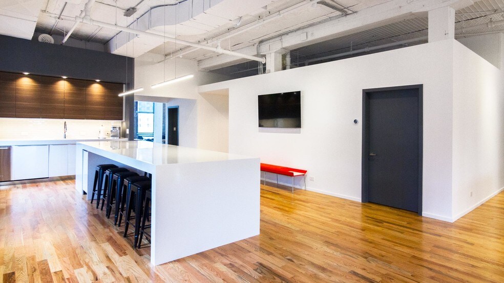 More Photos Of 845 W Washington Blvd, Chicago Loft Creative Space For Lease