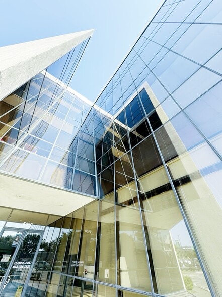 More Photos Of 6430 Richmond Ave, Houston Office Residential For Lease