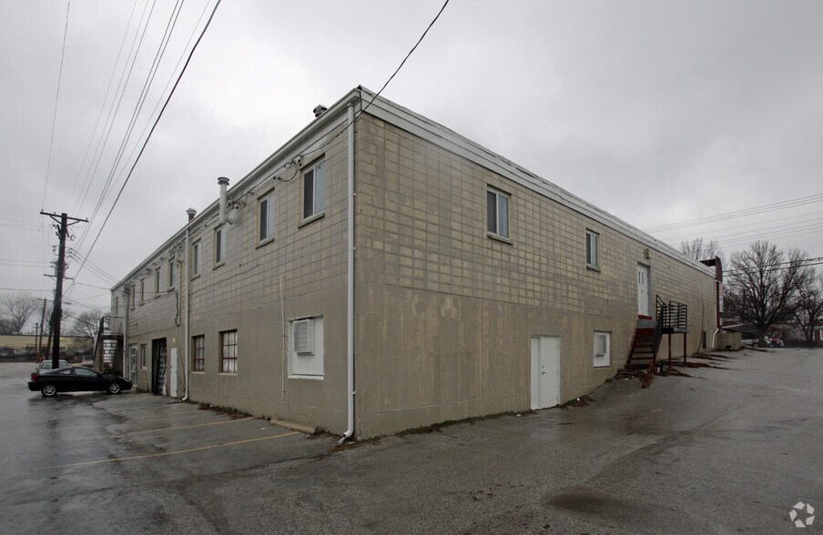More Photos Of 8322-8330 Olive Blvd, Saint Louis Storefront For Lease