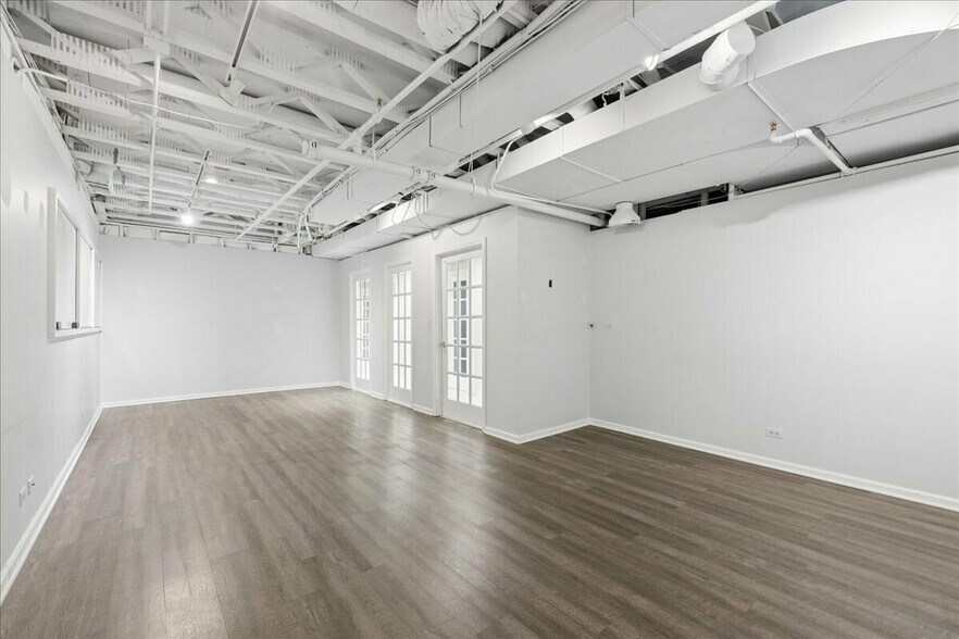 More Photos Of 509 W Old Northwest Highway, Barrington Office Residential For Lease