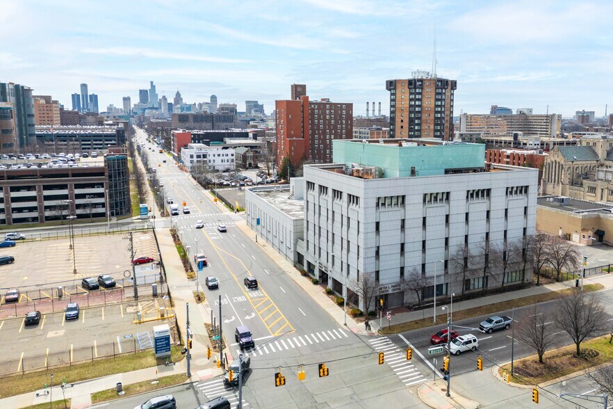 Primary Photo Of 110 E Warren Ave, Detroit Medical For Lease