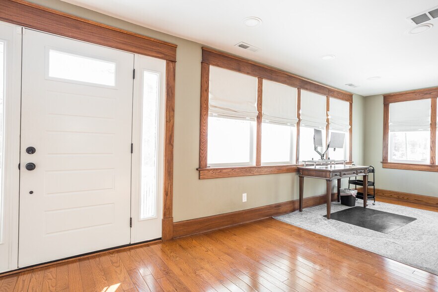 More Photos Of 502 W Main St, Danville Office For Sale