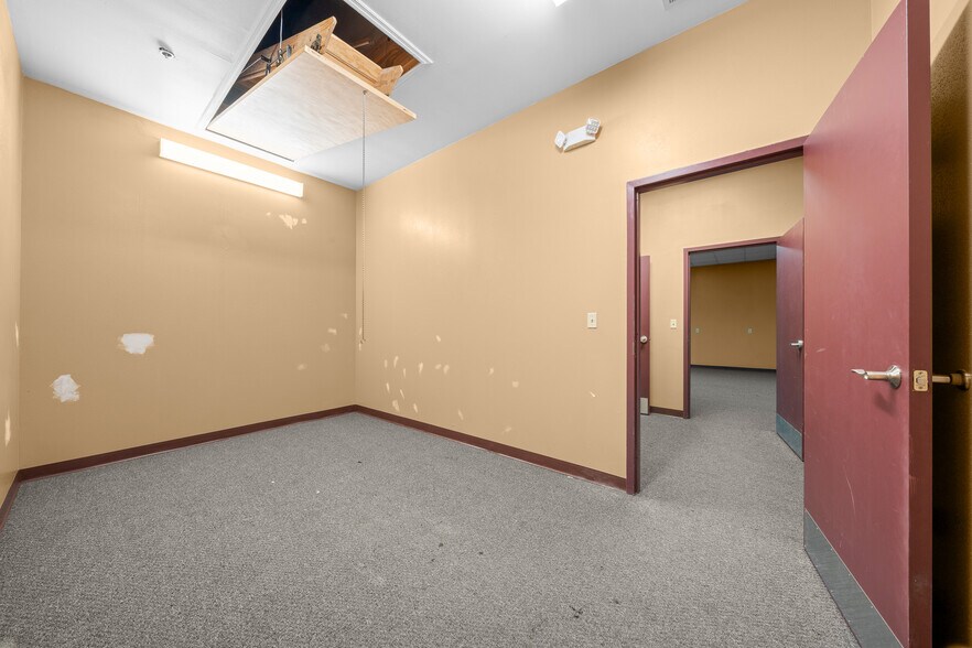 More Photos Of 2500 Citrus Blvd, Leesburg Medical For Sale