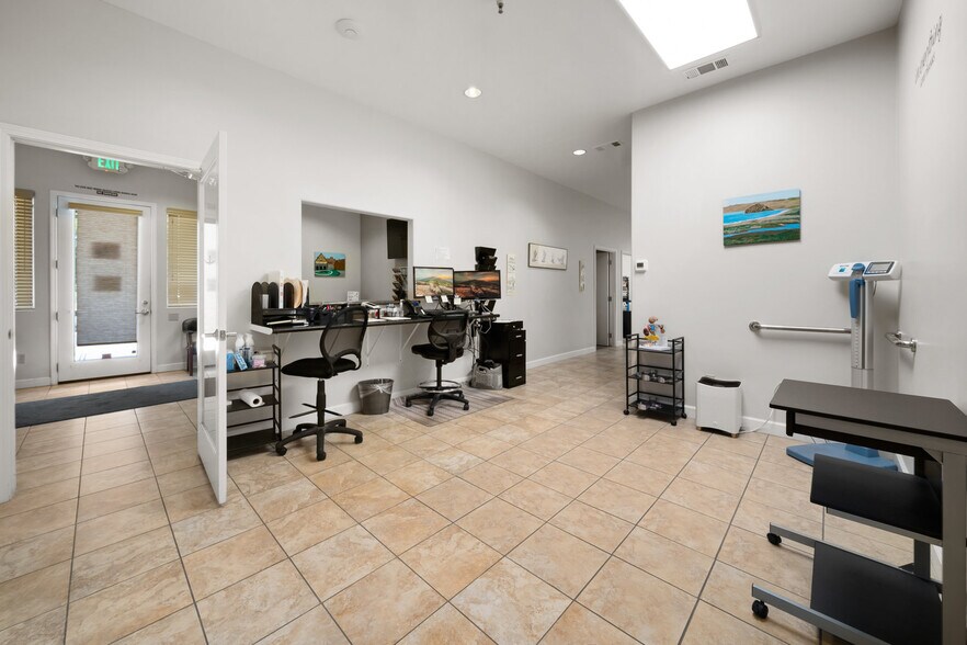 More Photos Of 71-75 N Main St, Templeton Office For Lease