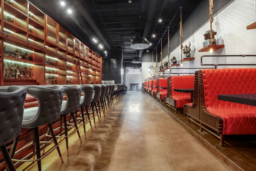 More Photos Of 819 N California Ave, Chicago Bar For Sale