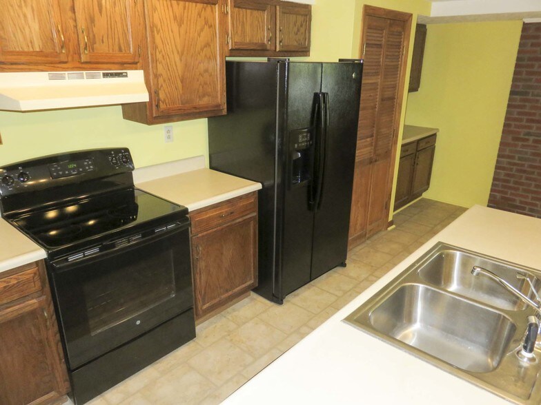 More Photos Of 310 Goose Creek Rd, Dandridge Office For Sale