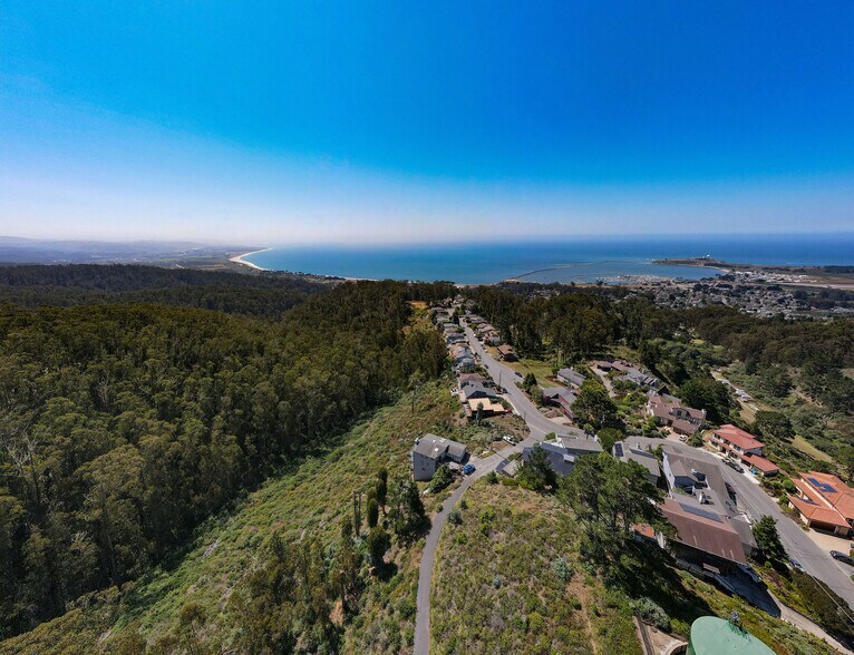 More Photos Of 124 Dolphine ave, El Granada Land For Sale