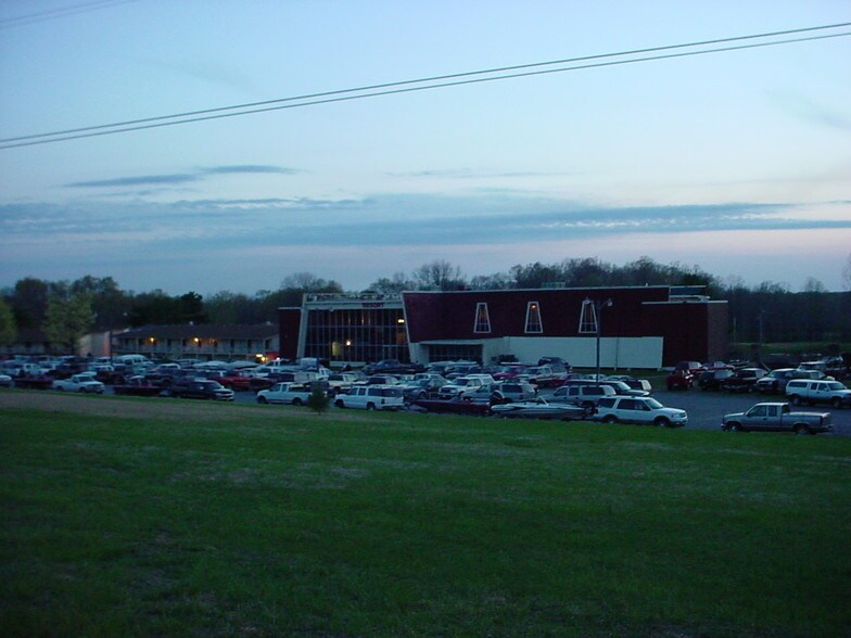 More Photos Of 7711 US Highway 641 N, Gilbertsville Hotel For Sale
