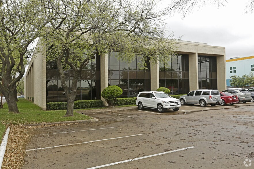 More Photos Of 16990 N Dallas Pky, Dallas Office For Lease