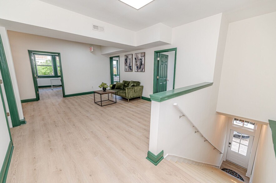 More Photos Of 200-208 S Steele St, Sanford Storefront For Lease