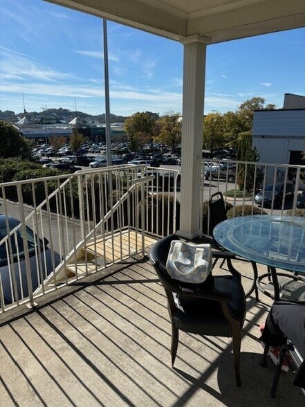 More Photos Of 2204 Crestmoor Rd, Nashville Medical For Lease