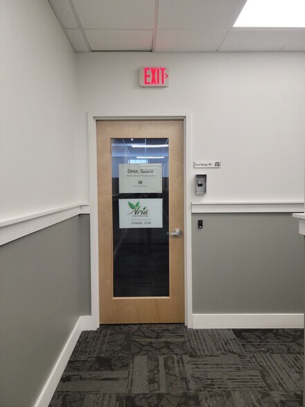 More Photos Of 16 N Greenbush Rd, Troy Freestanding For Lease