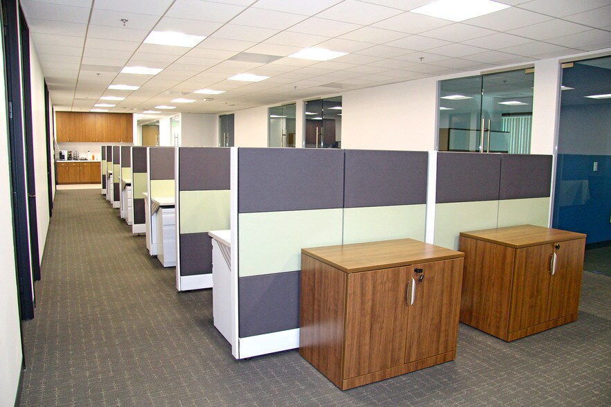 More Photos Of 330 N Brand Blvd, Glendale Office For Lease