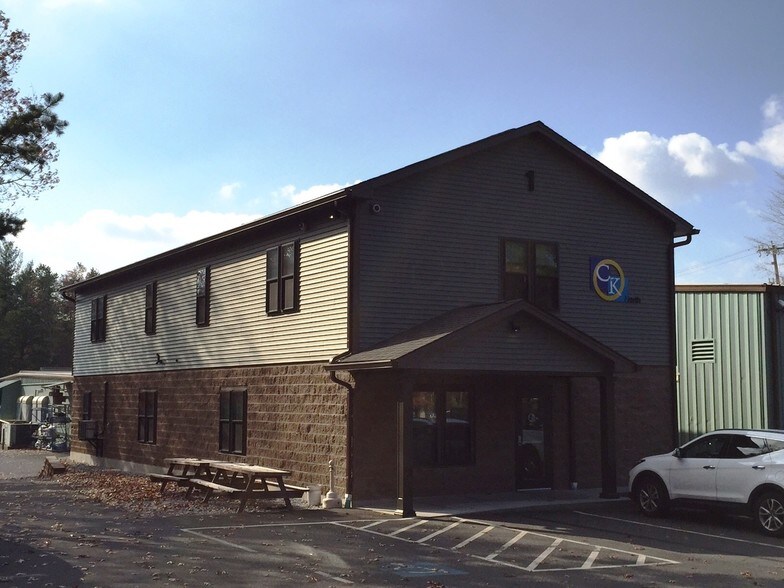 More Photos Of 24 Elise St, Westfield Flex For Lease