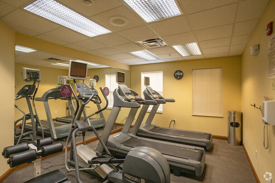 More Photos Of 1111 E I 240 Service Rd, Oklahoma City Hotel For Sale