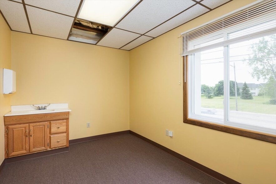 More Photos Of 932 French Rd, Cheektowaga Office For Sale