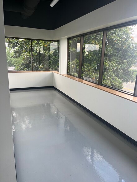 More Photos Of 522 Cliff Cir, Nashville Office Residential For Sale