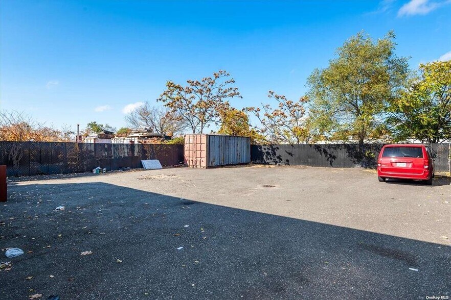 More Photos Of 71 Gazza Blvd, Farmingdale Office For Lease