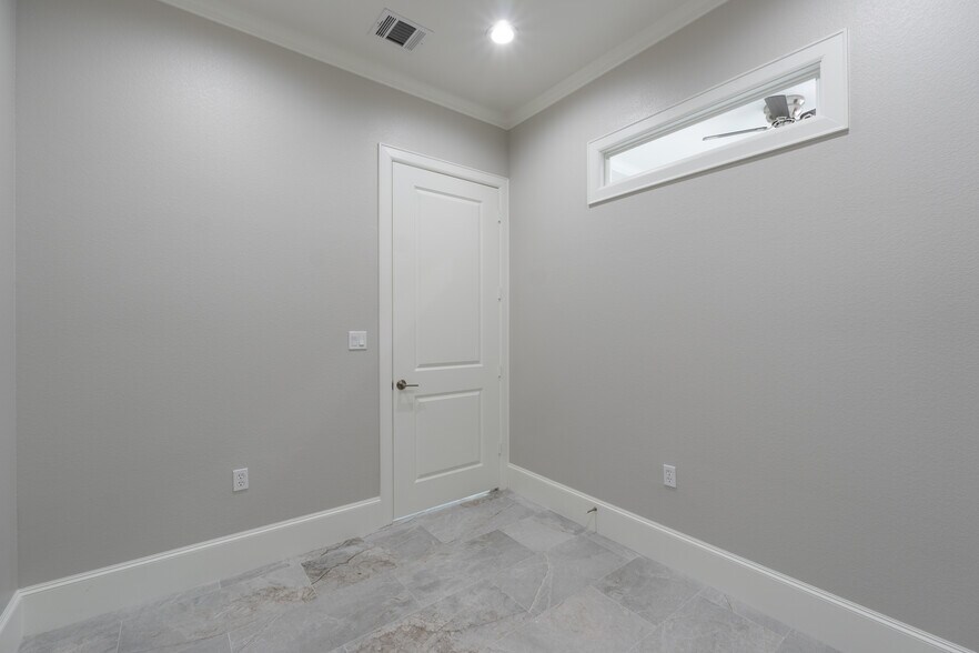 More Photos Of 12414 Spring Cypress Rd, Tomball Medical For Sale