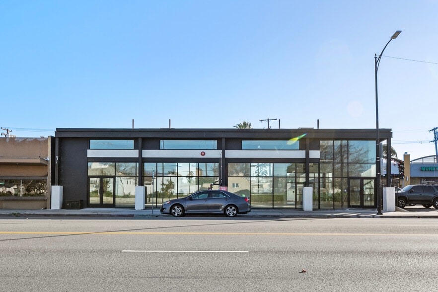 More Photos Of 4410 W Victory Blvd, Burbank General Retail For Lease