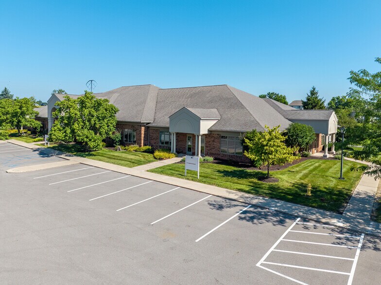 More Photos Of 901 Chestnut Hills Pky, Fort Wayne Office For Sale