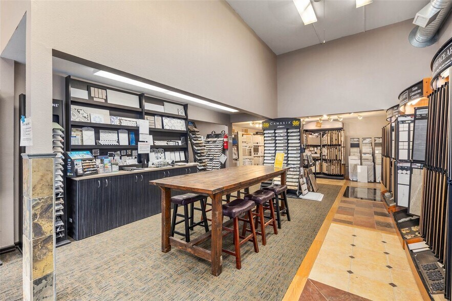 More Photos Of 542 Main St, Edmonds Freestanding For Sale