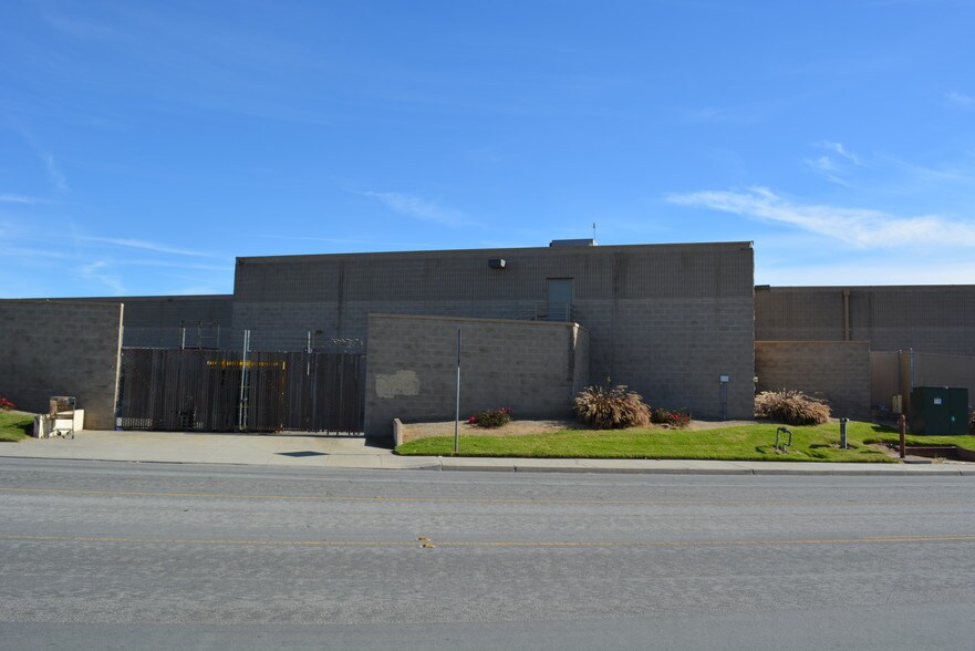More Photos Of 1067 N Davis Rd, Salinas Garden Center For Lease