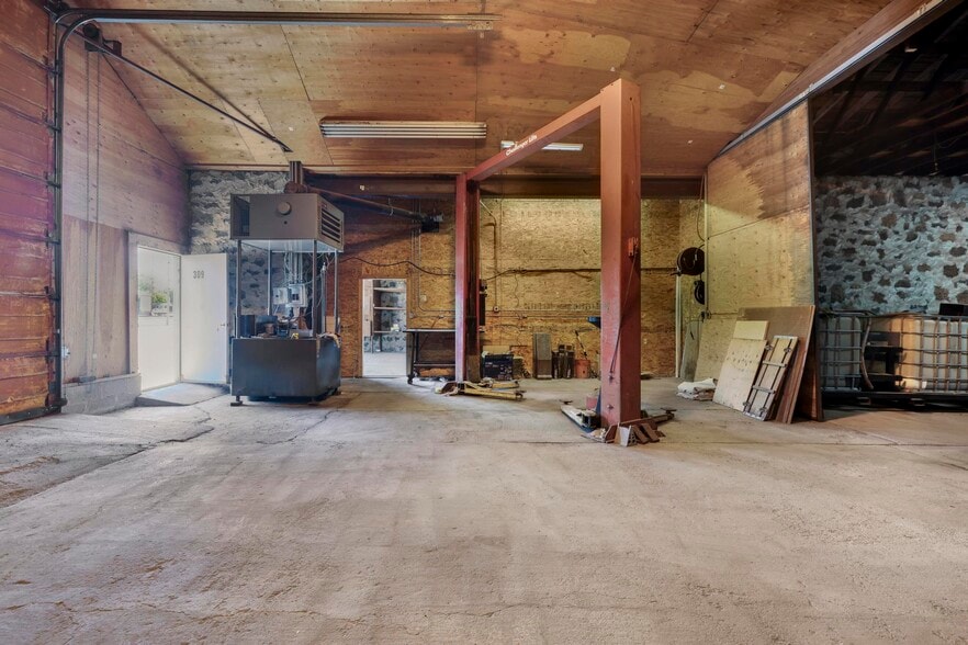 More Photos Of 309 S Rail St W, Shoshone Auto Repair For Sale