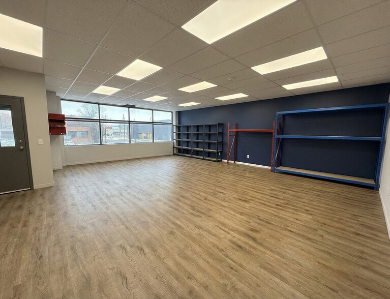 More Photos Of 108 Parkdale Ave N, Hamilton Freestanding For Sale